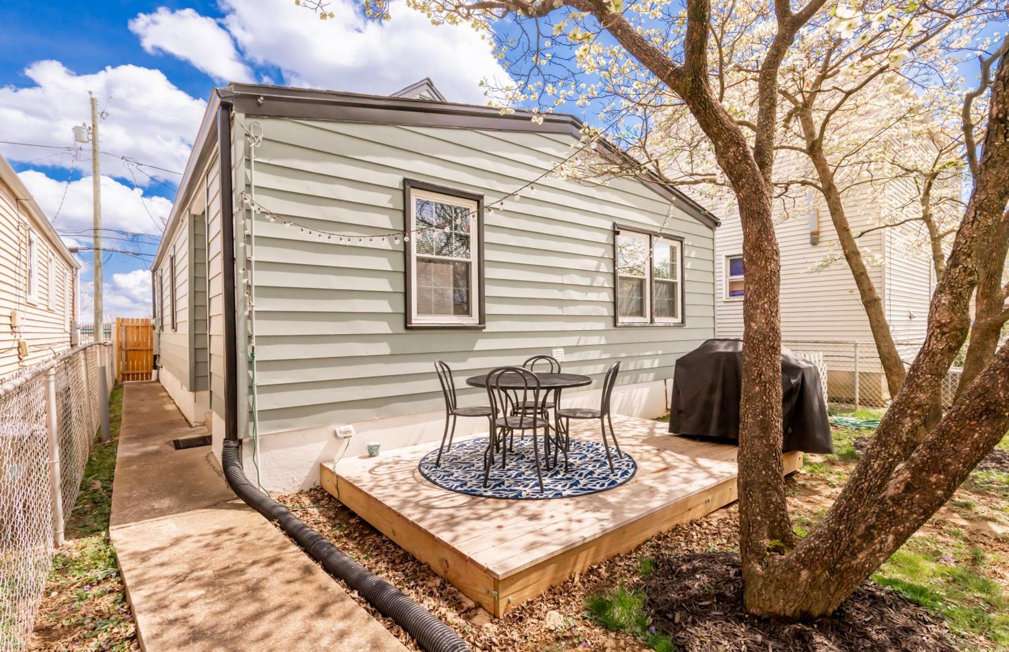 Urban Cottage-Bourbon Trail, Expo, Yum, Derby! Луисвил Екстериор снимка